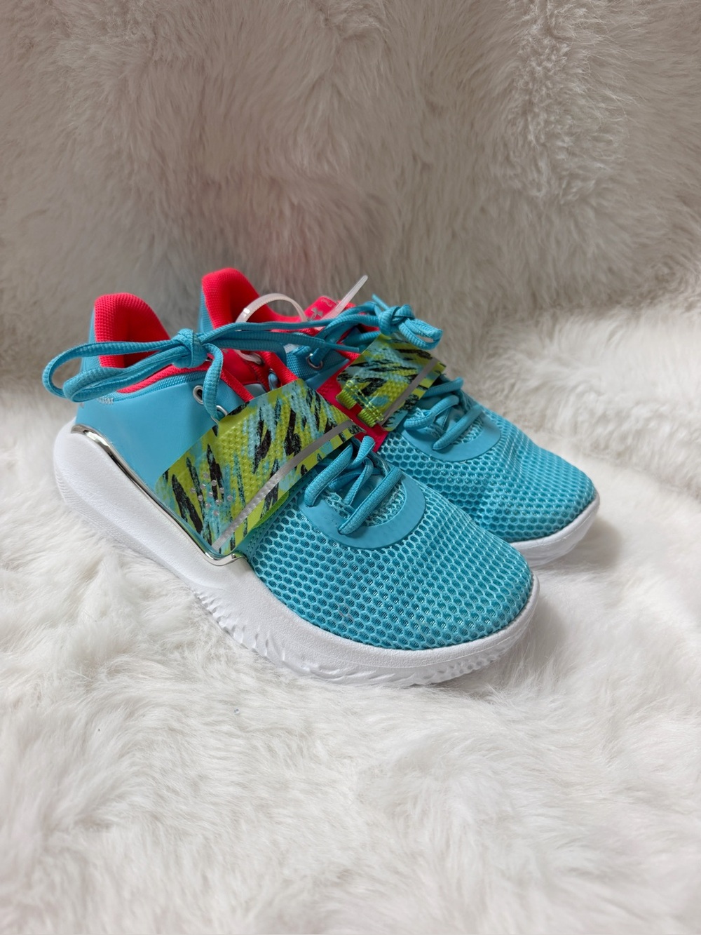 Under Armour/ Flow FUTR X Shoes UNISEX/ M 7.5-W 9/NEW